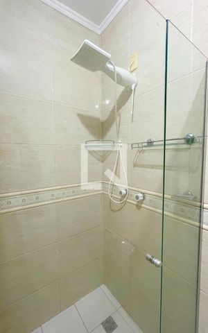 Casa à venda com 180m², 3 quartos e 2 vagas Casa à venda com 180m², 3 quartos e 2 vagasBanheiro