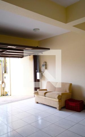 Casa à venda com 180m², 3 quartos e 2 vagasGaragem