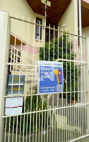 Casa à venda com 180m², 3 quartos e 2 vagas Casa à venda com 180m², 3 quartos e 2 vagasOutros