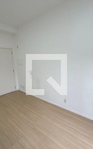 Apartamento à venda com 67m², 2 quartos e sem vaga Apartamento à venda com 67m², 2 quartos e sem vagaSala