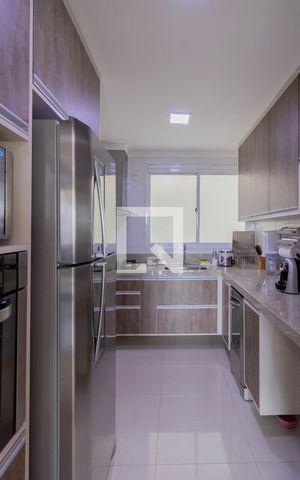 Apartamento à venda com 96m², 2 quartos e 2 vagas Apartamento à venda com 96m², 2 quartos e 2 vagasCozinha