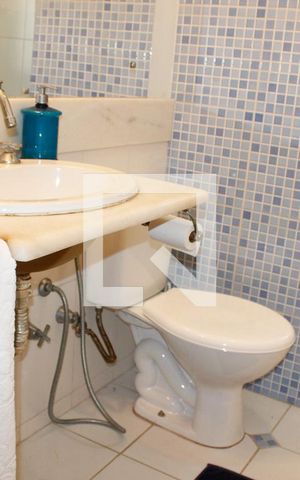 Casa à venda com 400m², 4 quartos e 3 vagas Casa à venda com 400m², 4 quartos e 3 vagasBanheiro suite 02