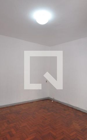 Casa à venda com 77m², 1 quarto e 1 vagaSala