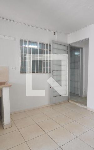 Casa à venda com 77m², 1 quarto e 1 vagaÁrea de Serviço