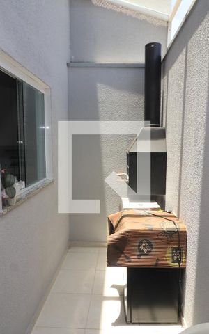 Casa de condomínio à venda com 130m², 3 quartos e 2 vagasChurrasqueira