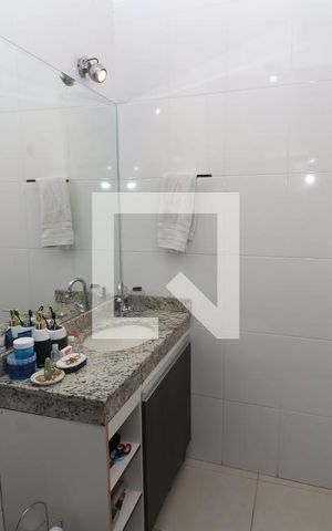 Casa de condomínio à venda com 130m², 3 quartos e 2 vagasBanheiro da Suíte