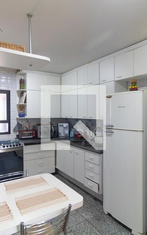Apartamento à venda com 156m², 4 quartos e 3 vagas Apartamento à venda com 156m², 4 quartos e 3 vagasCozinha