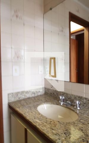Apartamento à venda com 205m², 4 quartos e 4 vagasBanheiro
