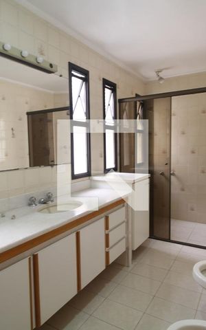 Apartamento à venda com 205m², 4 quartos e 4 vagasBanheiro da Suíte 1