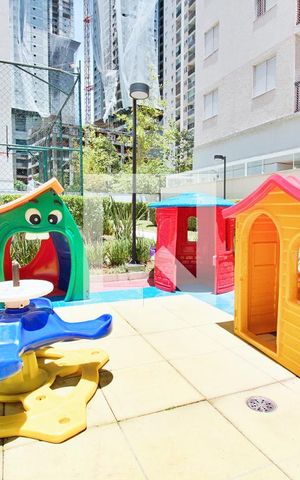 Apartamento à venda com 64m², 3 quartos e 2 vagas Apartamento à venda com 64m², 3 quartos e 2 vagasÁrea comum - Playground