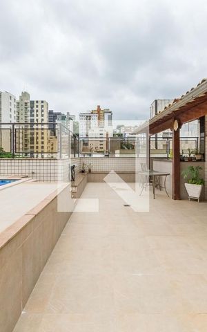 Apartamento à venda com 340m², 4 quartos e 4 vagas Apartamento à venda com 340m², 4 quartos e 4 vagasVaranda