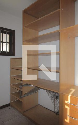 Casa à venda com 300m², 4 quartos e 3 vagasCloset da suíte