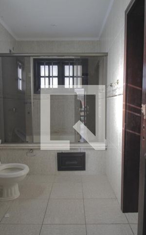 Casa à venda com 300m², 4 quartos e 3 vagasBanheiro da Suíte