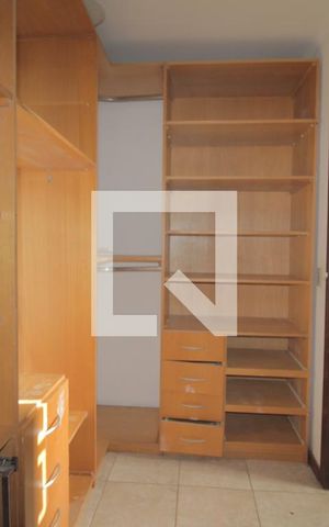 Casa à venda com 300m², 4 quartos e 3 vagasCloset da suíte