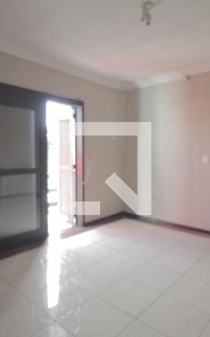 Casa à venda com 300m², 4 quartos e 3 vagasSuíte