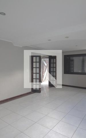 Casa à venda com 300m², 4 quartos e 3 vagasSala
