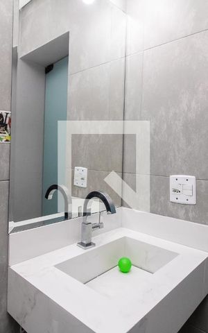 Casa à venda com 220m², 5 quartos e 2 vagas Casa à venda com 220m², 5 quartos e 2 vagasBanheiro do Quarto 1