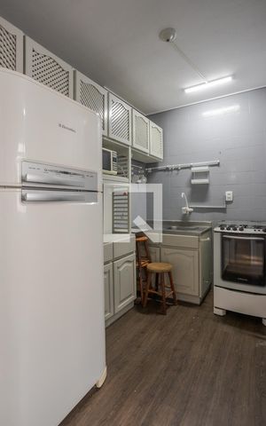 Apartamento à venda com 60m², 2 quartos e 1 vaga Apartamento à venda com 60m², 2 quartos e 1 vagaCozinha e Área de Serviço