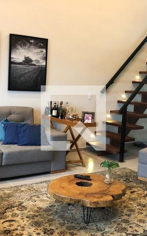 Casa de condomínio à venda com 360m², 2 quartos e 5 vagas Casa de condomínio à venda com 360m², 2 quartos e 5 vagasSala