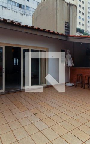 Casa à venda com 340m², 5 quartos e 2 vagasQuintal