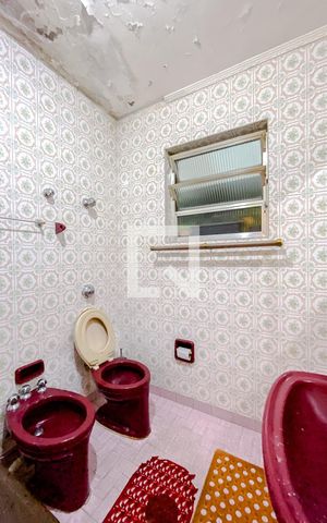 Casa à venda com 240m², 3 quartos e 4 vagasBanheiro