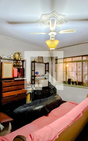 Casa à venda com 240m², 3 quartos e 4 vagasSala