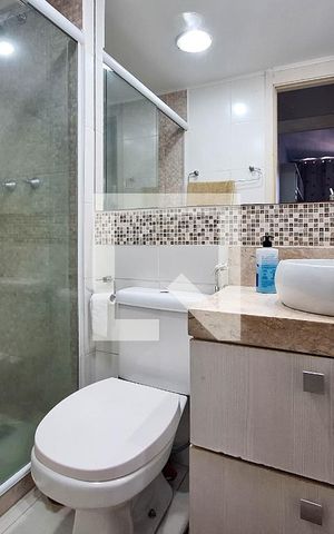 Apartamento à venda com 80m², 3 quartos e 1 vaga Apartamento à venda com 80m², 3 quartos e 1 vagaBanheiro Social