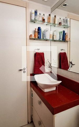 Apartamento à venda com 80m², 3 quartos e 1 vaga Apartamento à venda com 80m², 3 quartos e 1 vagaBanheiro da Suíte
