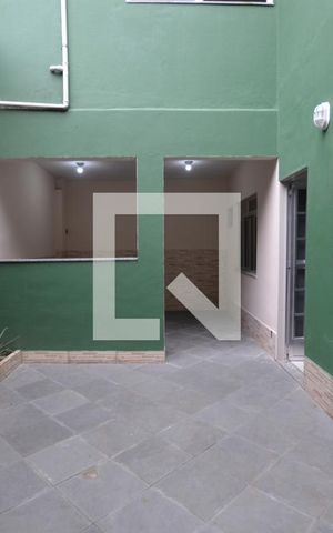 Casa para alugar com 50m², 3 quartos e 1 vagaQuintal