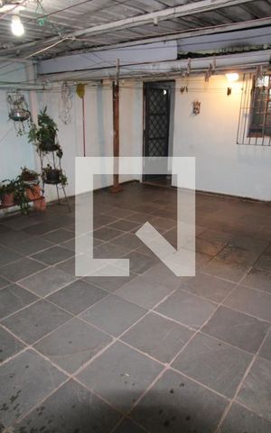 Casa para alugar com 153m², 2 quartos e sem vagaQuintal