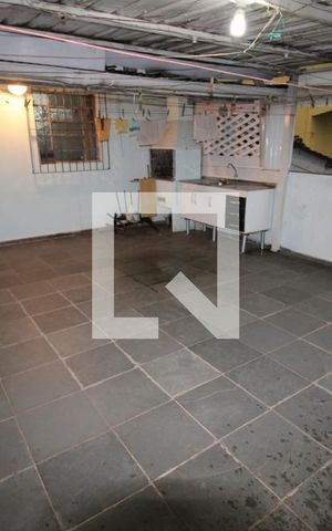 Casa para alugar com 153m², 2 quartos e sem vagaQuintal