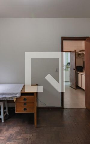 Casa à venda com 641m², 5 quartos e 10 vagas Casa à venda com 641m², 5 quartos e 10 vagasQuarto de Serviço 1