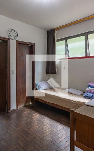 Casa à venda com 641m², 5 quartos e 10 vagas Casa à venda com 641m², 5 quartos e 10 vagasQuarto de Serviço 1