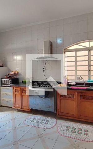Casa para alugar com 299m², 4 quartos e 6 vagasCozinha