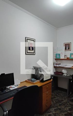 Casa para alugar com 299m², 4 quartos e 6 vagasEscritório