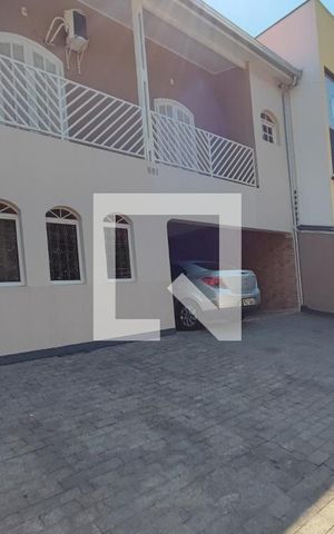Casa para alugar com 299m², 4 quartos e 6 vagasGaragem - Quintal