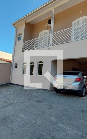 Casa para alugar com 299m², 4 quartos e 6 vagasGaragem - Quintal