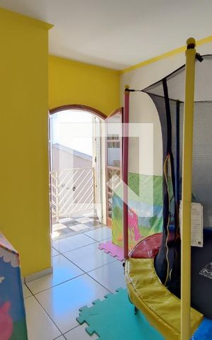 Casa para alugar com 299m², 4 quartos e 6 vagasQuarto Suíte 2