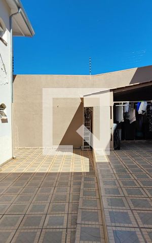 Casa para alugar com 299m², 4 quartos e 6 vagasQuintal - Fundos