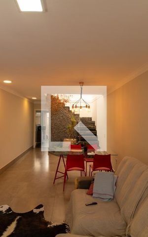 Casa à venda com 150m², 3 quartos e 2 vagasSala