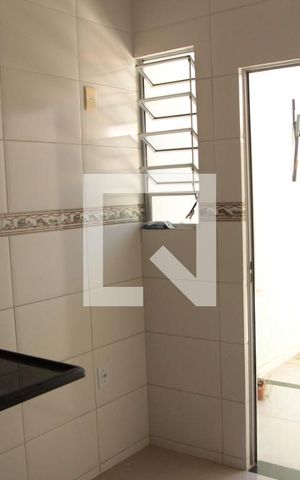 Casa para alugar com 120m², 2 quartos e 2 vagascozinha