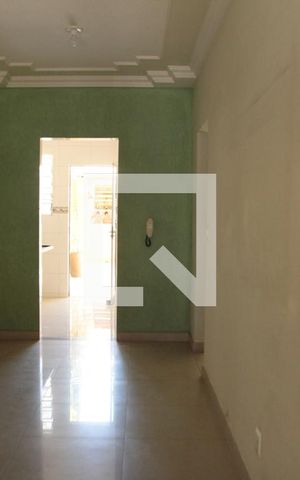Casa para alugar com 120m², 2 quartos e 2 vagassala