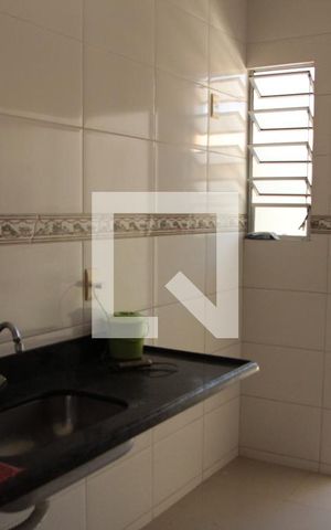 Casa para alugar com 120m², 2 quartos e 2 vagascozinha