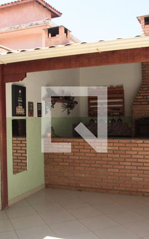 Casa para alugar com 120m², 2 quartos e 2 vagasarea externa