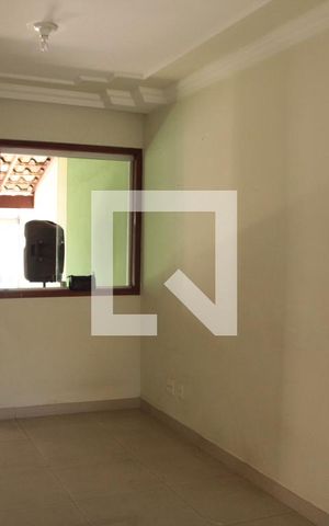 Casa para alugar com 120m², 2 quartos e 2 vagassala