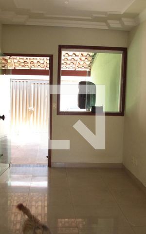 Casa para alugar com 120m², 2 quartos e 2 vagassala