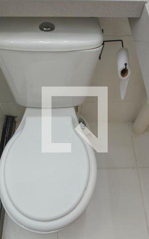 Apartamento à venda com 43m², 2 quartos e 1 vaga Apartamento à venda com 43m², 2 quartos e 1 vagaBanheiro social