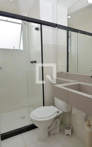 Apartamento à venda com 43m², 2 quartos e 1 vaga Apartamento à venda com 43m², 2 quartos e 1 vagaBanheiro social