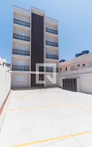 Apartamento para alugar com 57m², 2 quartos e 1 vaga Apartamento para alugar com 57m², 2 quartos e 1 vagaFachada