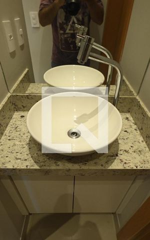 Apartamento para alugar com 57m², 2 quartos e 2 vagas Apartamento para alugar com 57m², 2 quartos e 2 vagasBanheiro